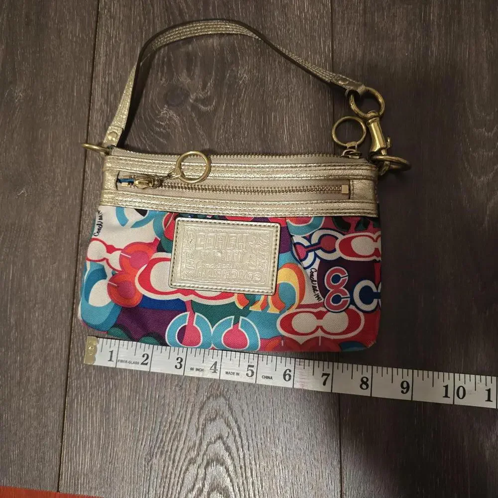 *SOLD*Coach Poppy Multicolor Wristlet Clutch - Picture 8 of 9